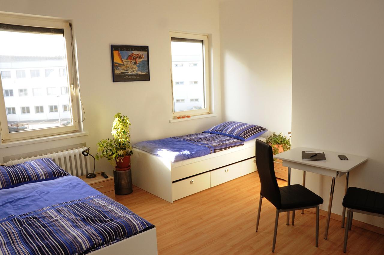 Montagehotel Bed & Steel Linz Esterno foto