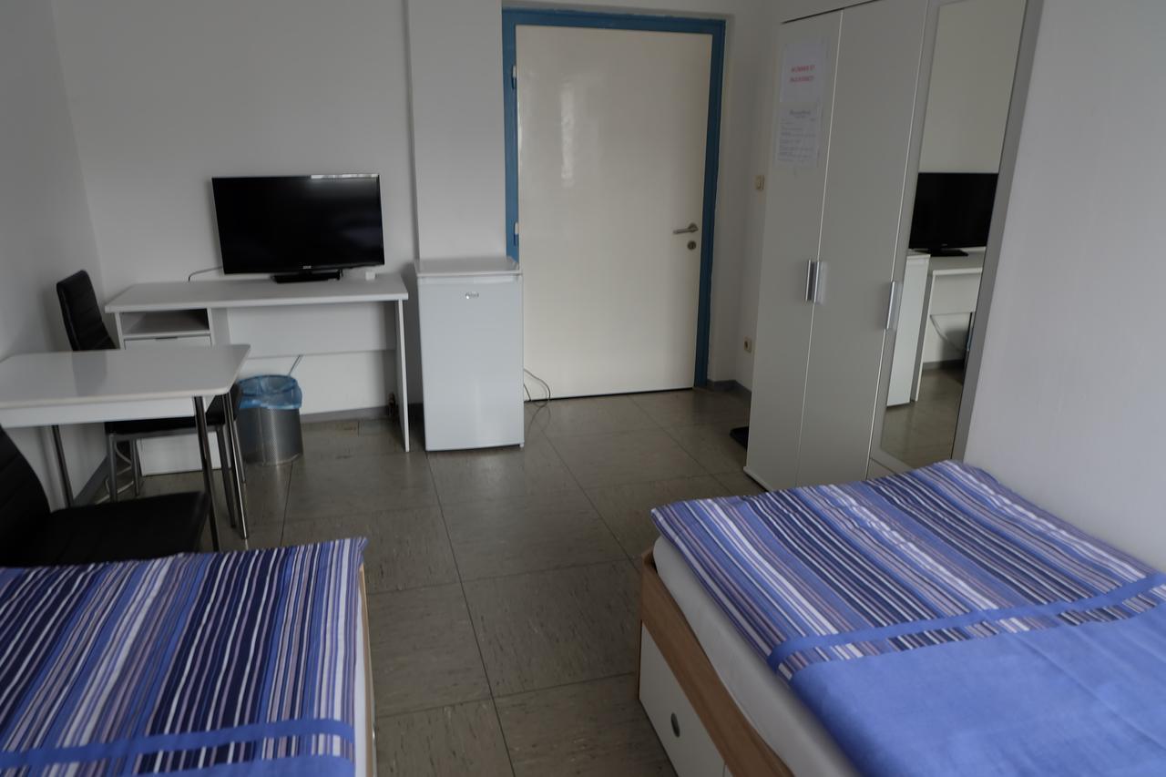 Montagehotel Bed & Steel Linz Esterno foto